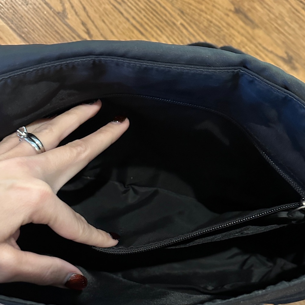 Polo by Ralph Lauren Classic Black Messenger Bag! - Picture 5 of 11